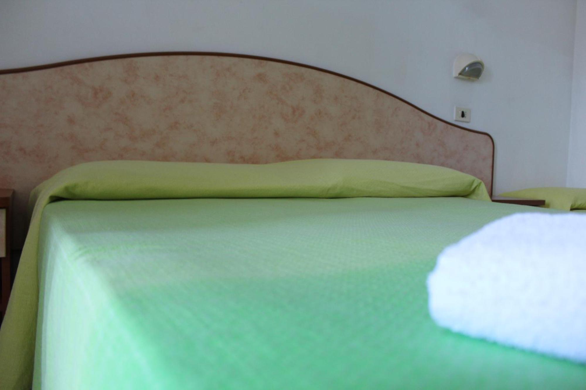 Sunshine Summer Hotel 3*